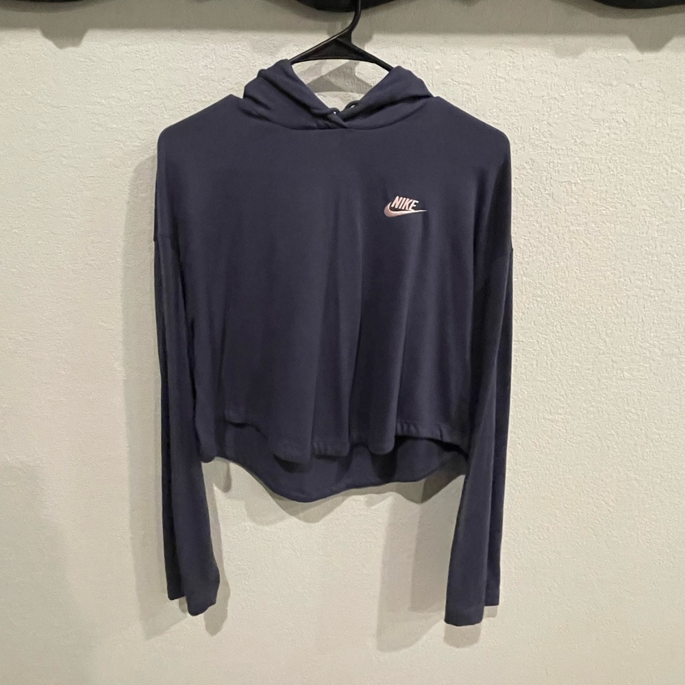 Cropped Nike hoodie